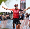 Pidcock wint eindelijk Amstel Gold Race, Van der Poel pas 22e
