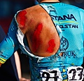 🎥 Ontroerende beelden: Italiaan draagt zijn gevallen ploegmakker over de finish
