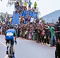 BEZEMWAGEN. Ware volksfeesten in Rwanda, adembenemend trainingsdecor voor Benoot