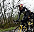 Van Aert komt met teleurstellende update richting Parijs-Roubaix