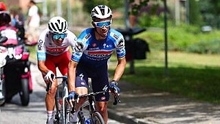 Alaphilippe zegeviert in Giro na avontuur van 125 kilometer!