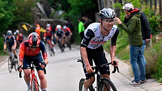 Hirschi zet Giro dell'Appenino naar zijn hand na waanzinnig slot