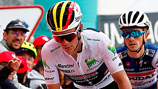Remco Evenepoel geeft zijn favoriete Vuelta-winnaar prijs