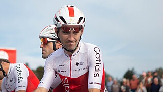 Peloton miskijkt zich helemaal op groepje vluchters, Thomas wint vijfde Giro-rit