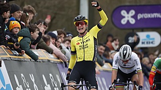 Vos trekt aan het langste eind in chaotische Vuelta-etappe