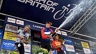 Van Aert wint Tour of Britain, maar Rodriguez pakt slotetappe