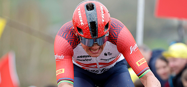 Pedersen imponeert met waanzinnige spurt en wint zesde Giro-etappe
