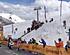 🎥 Knettergek! Twee skiërs springen over Pogacar op col